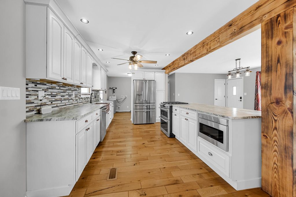 Photo of 305 E Jackson Street, Chesterton, IN 46304 (MLS # 834576)