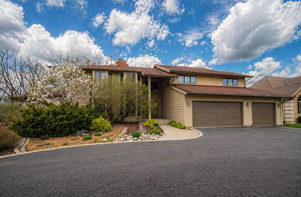 Photo of 732 Royal Dublin Lane, Dyer, IN 46311 (MLS # 838003)