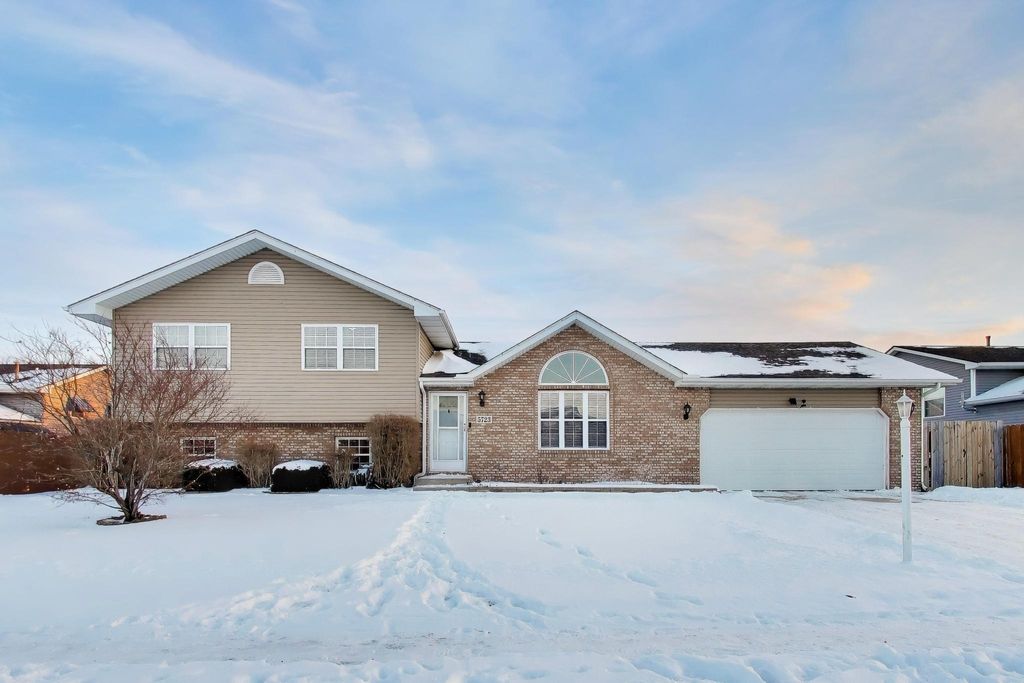 Photo of 5723 Appledown Avenue, Portage, IN 46368 (MLS # 833451)