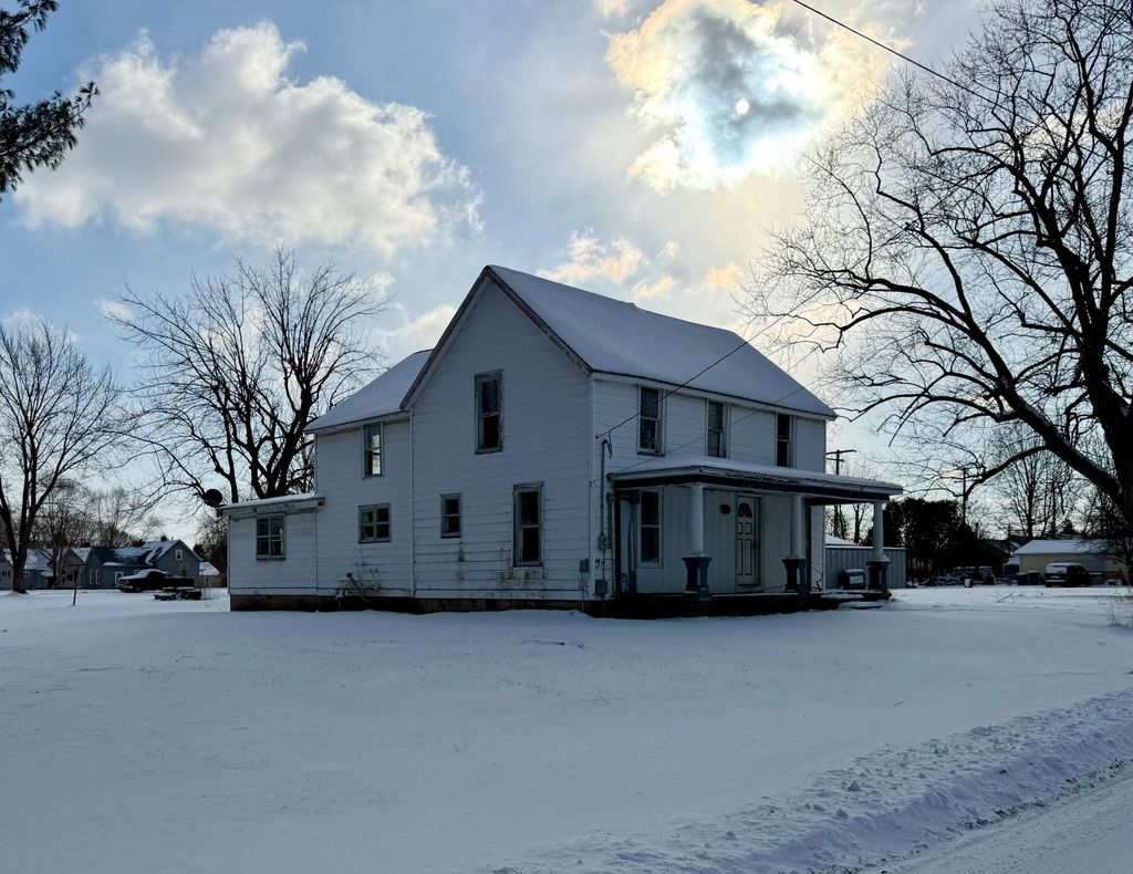 Photo of 212 N National Street, Medaryville, IN 47957 (MLS # 833567)