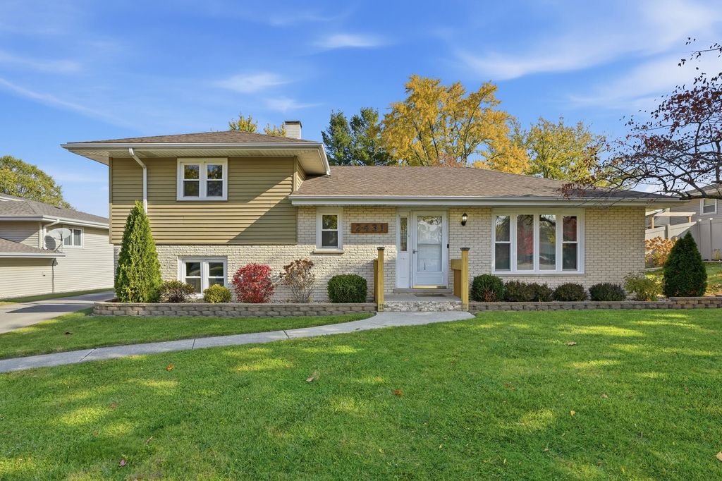 Photo of 2431 Hickory Drive, Dyer, IN 46311 (MLS # 832546)