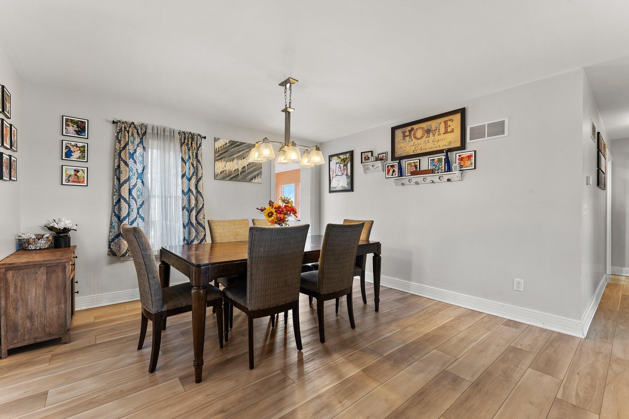 Wheatfield, Indiana 46392, United States, 3 Bedrooms Bedrooms, ,3 BathroomsBathrooms,Residential,Active,94180