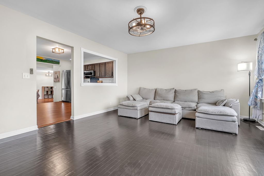 Photo of 550 W Division Road, Valparaiso, IN 46385 (MLS # 837633)