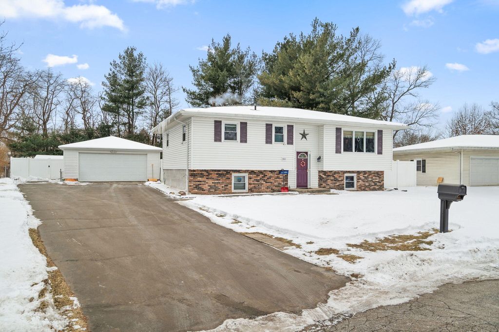 Photo of 5851 Newport Avenue, Portage, IN 46368 (MLS # 833630)