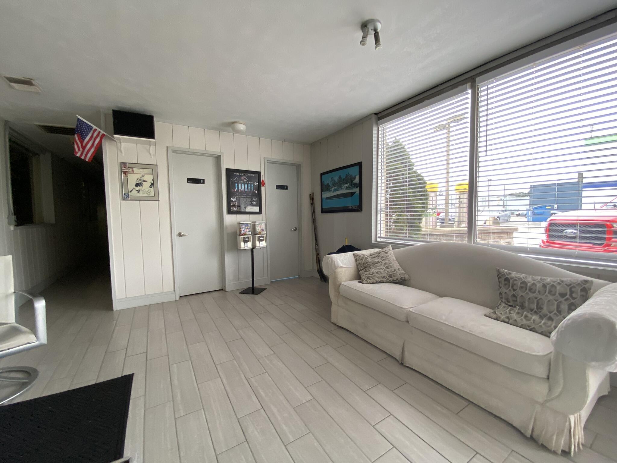 3417 Franklin Street