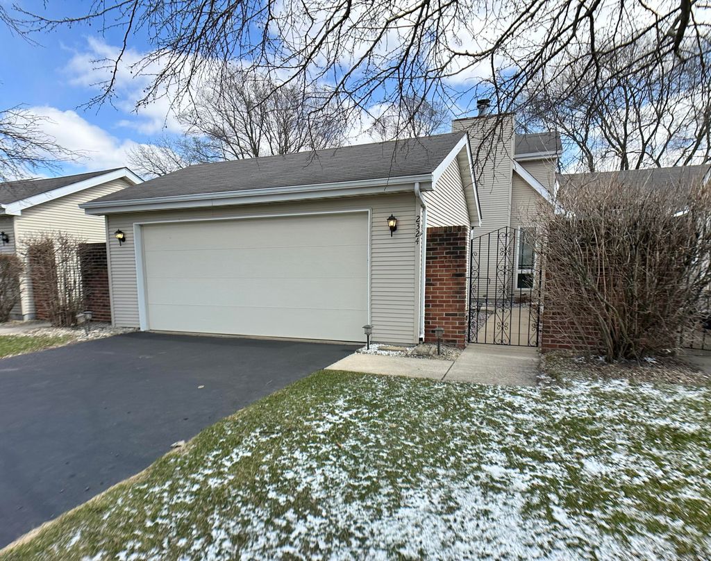 Photo of 2324 Deerpath Drive W, Schererville, IN 46375 (MLS # 835702)