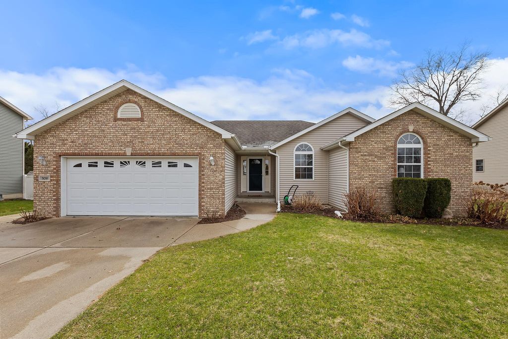 Photo of 308 E Ross Avenue, Kouts, IN 46347 (MLS # 835765)