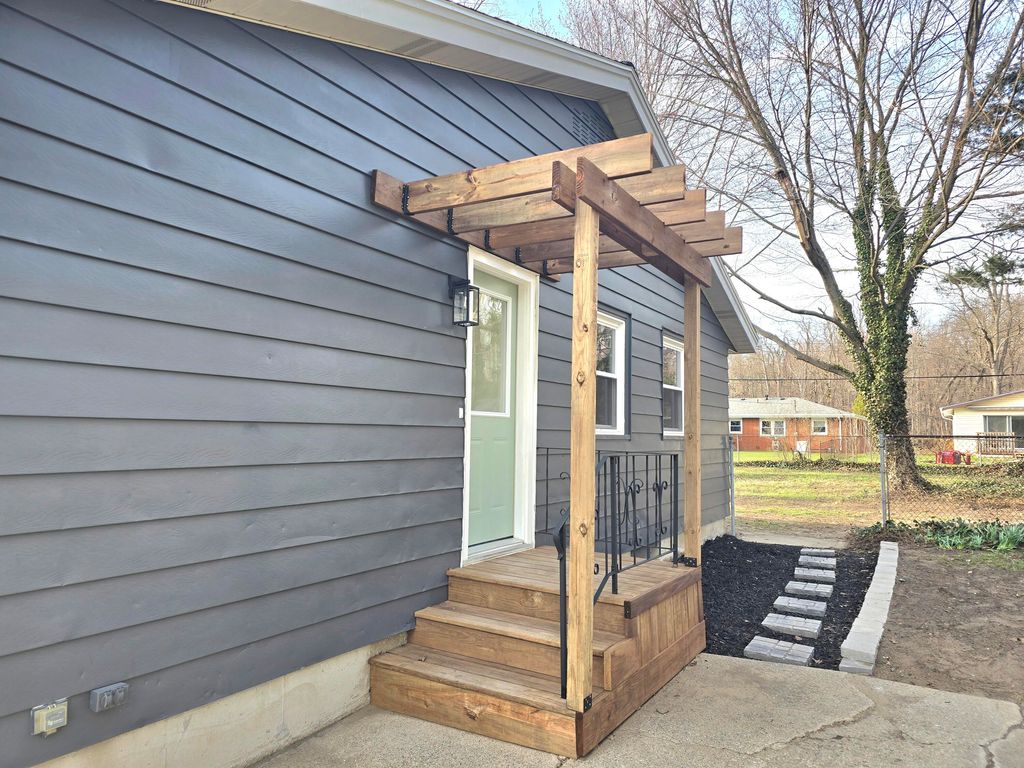 Photo of 414 Holly Road, Michigan City, IN 46360 (MLS # 836084)