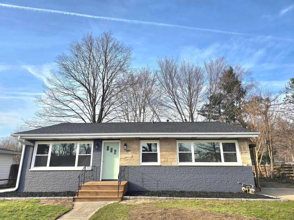 Photo of 414 Holly Road, Michigan City, IN 46360 (MLS # 836084)
