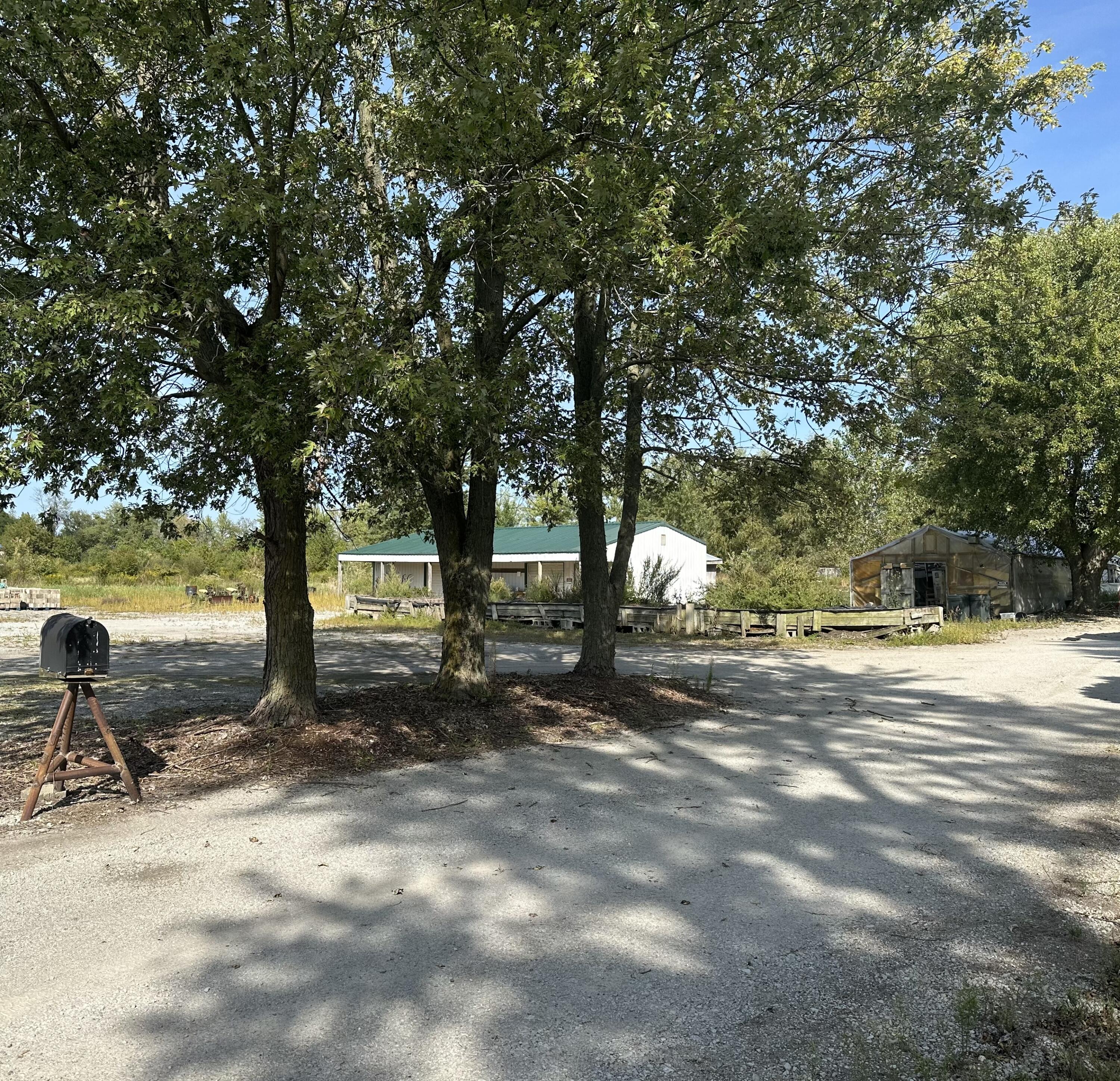 16393 Hendricks Street