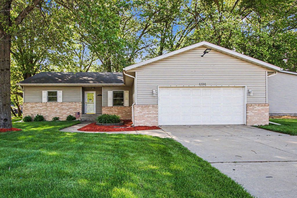 Photo of 6136 Canary Avenue, Portage, IN 46368 (MLS # 839297)