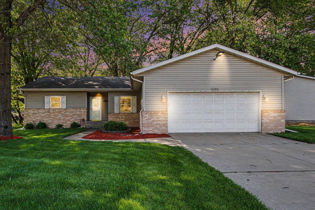 Photo of 6136 Canary Avenue, Portage, IN 46368 (MLS # 839297)