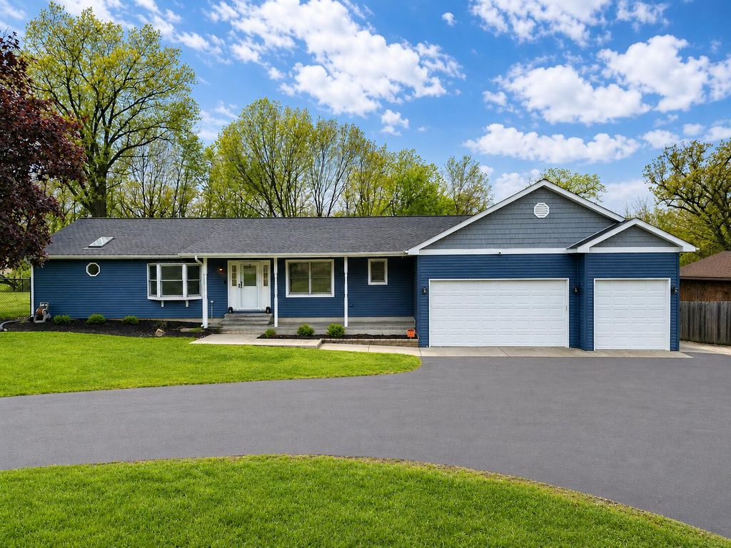 Photo of 3354 Boone Grove Road, Valparaiso, IN 46385 (MLS # 838237)