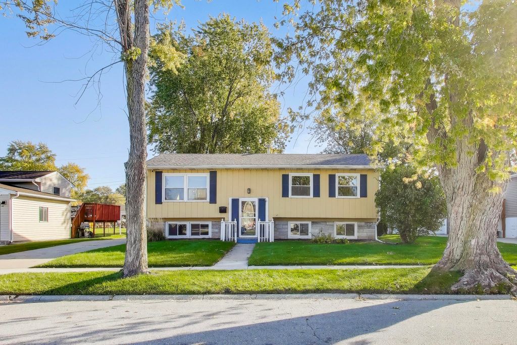 Photo of 1213 N Jay Avenue, Griffith, IN 46319 (MLS # 829986)