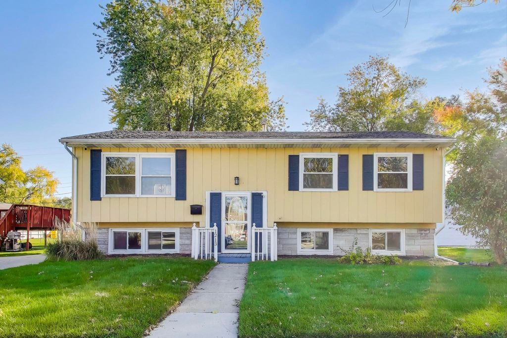 Photo of 1213 N Jay Avenue, Griffith, IN 46319 (MLS # 829986)