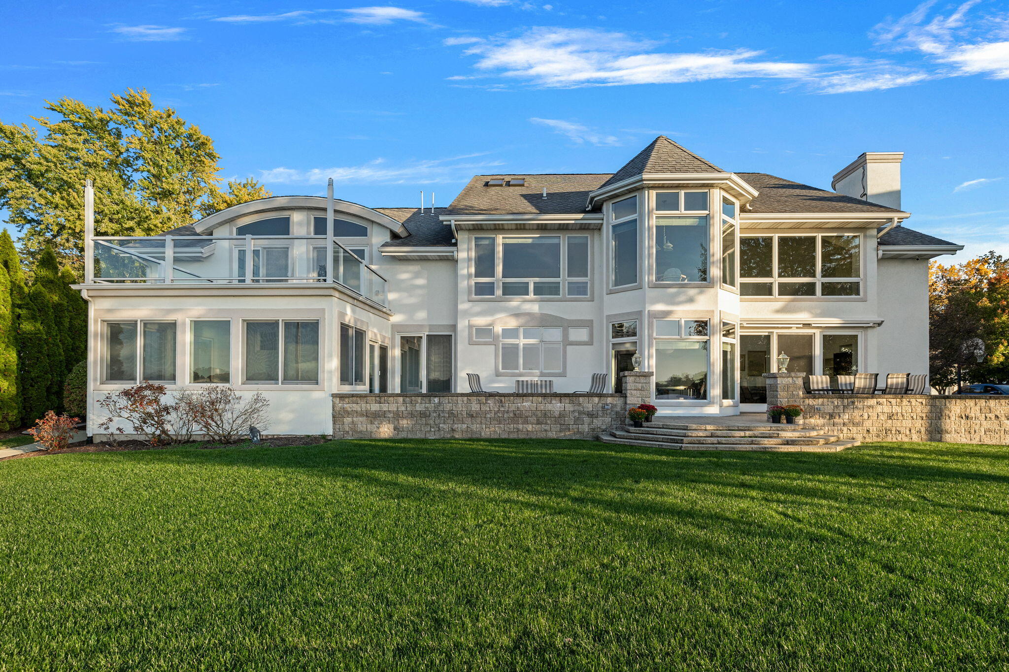 718 Lakeside Street