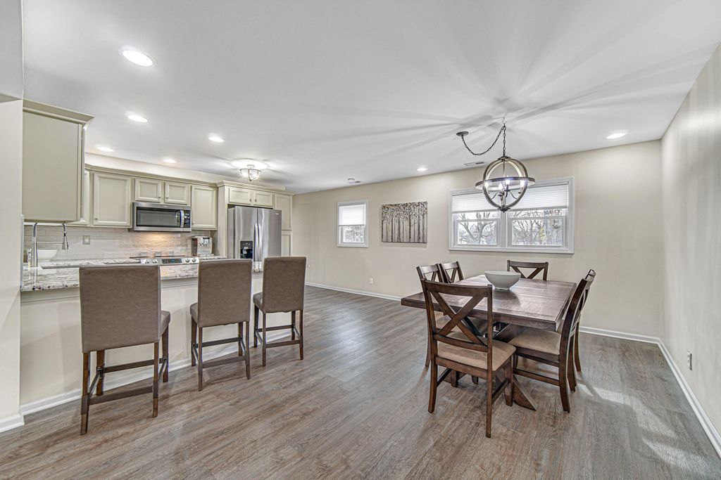 Photo of 545 N Oakwood Street #7, Griffith, IN 46319 (MLS # 836995)