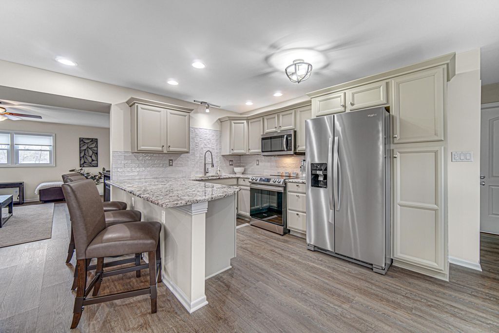 Photo of 545 N Oakwood Street #7, Griffith, IN 46319 (MLS # 836995)