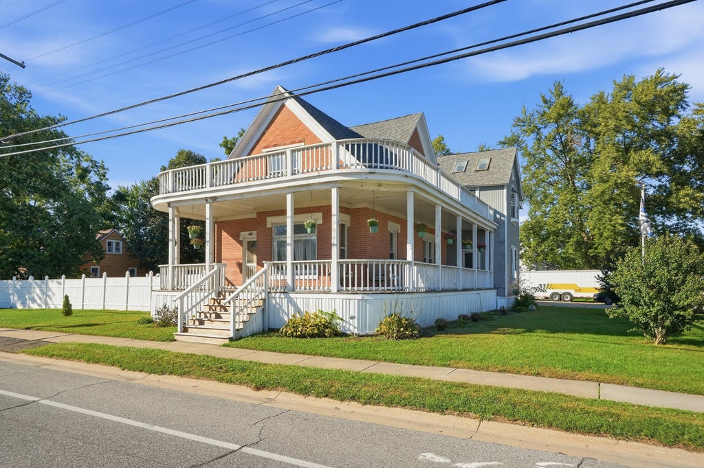 Photo of 150 E 10th Street, Hobart, IN 46342 (MLS # 846362)