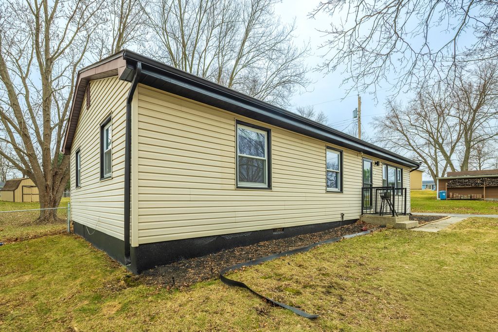 Photo of 455 Marian Drive, Valparaiso, IN 46385 (MLS # 834925)