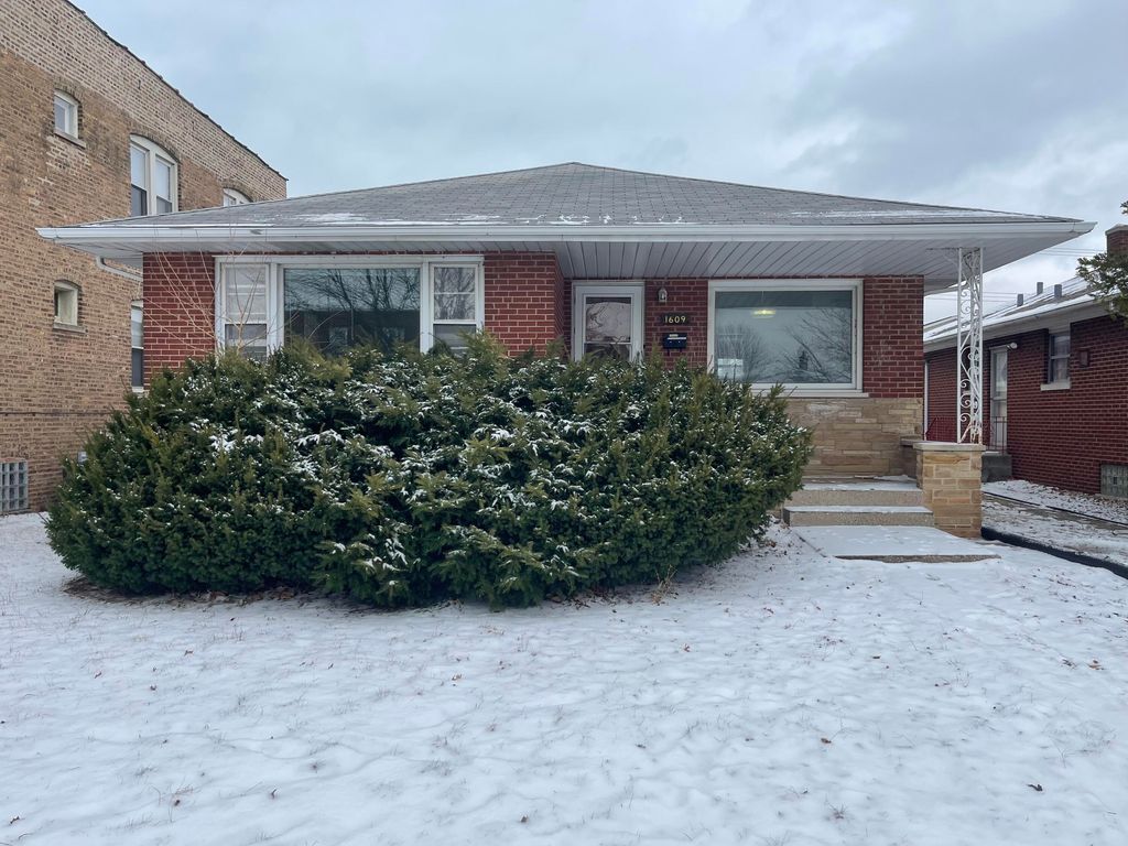 Photo of 1609 Davis Avenue, Whiting, IN 46394 (MLS # 832254)