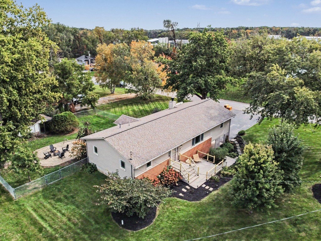 Photo of 401 E 75 N, Valparaiso, IN 46383 (MLS # 846857)