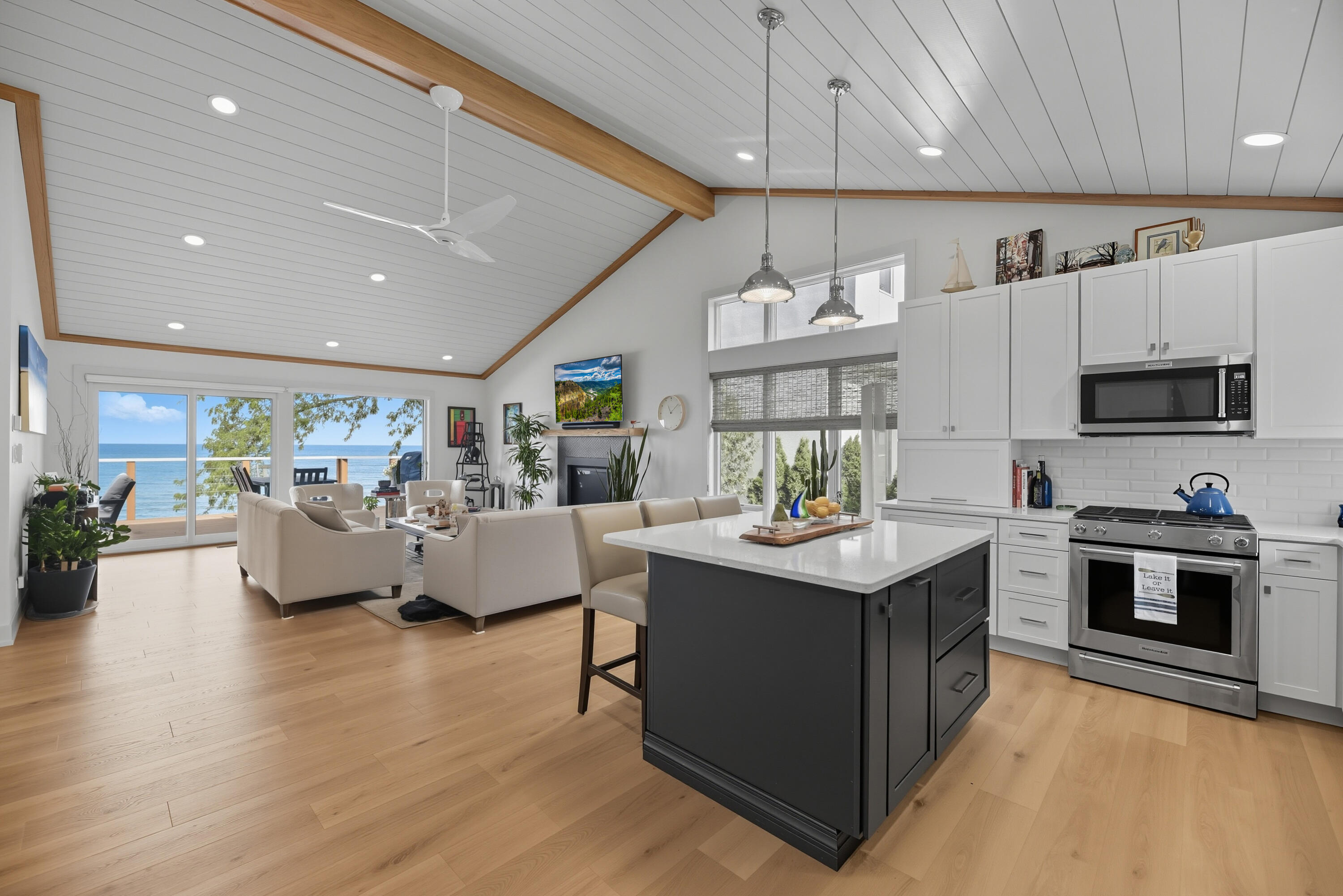 2930 Lake Shore Drive