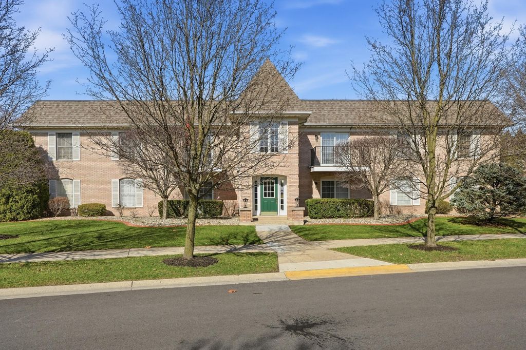 Photo of 2711 Georgetowne Drive #B2, Highland, IN 46322 (MLS # 835904)