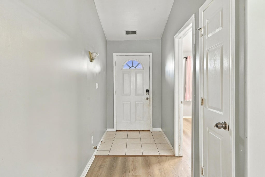 Photo of 9624 Jackson Court, Crown Point, IN 46307 (MLS # 847514)