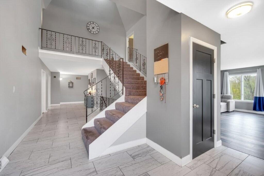 Photo of 809 W 126th Court, Crown Point, IN 46307 (MLS # 844532)