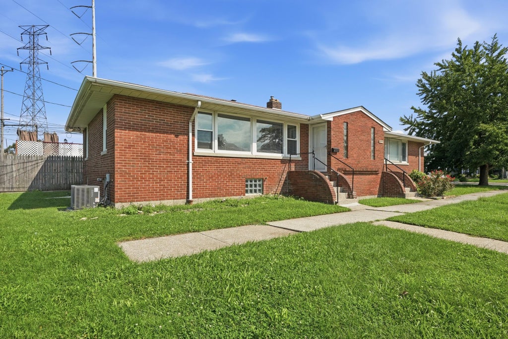 Photo of 4757 Catalpa Avenue, Hammond, IN 46327 (MLS # 844303)