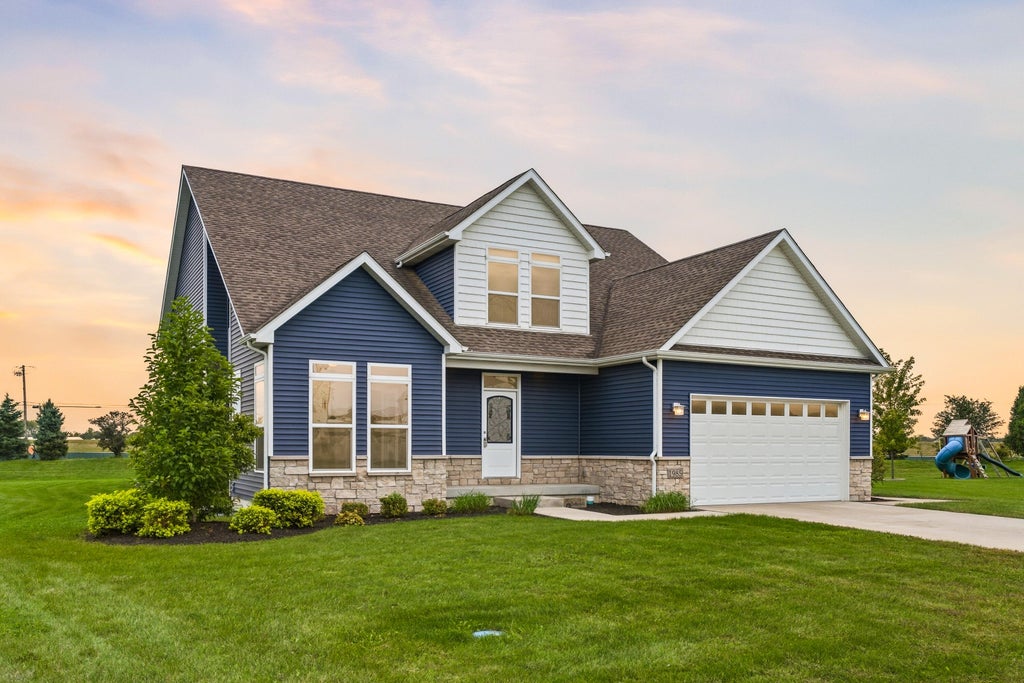 Photo of 1985 Tawny Street, Hobart, IN 46342 (MLS # 845965)