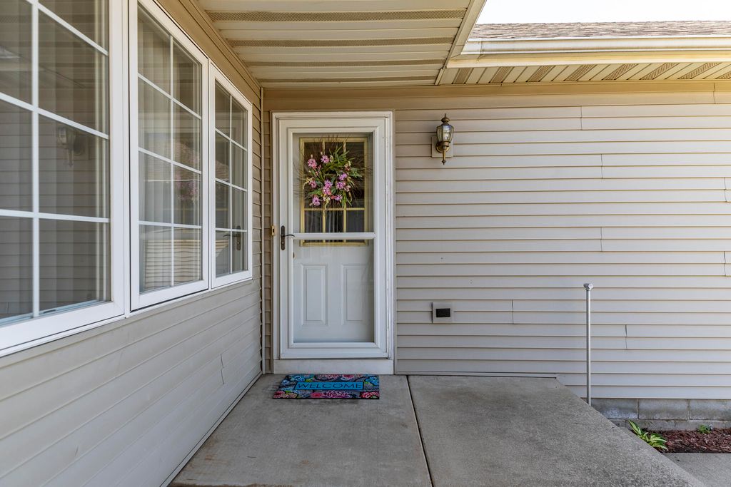Photo of 6843 Falcon Drive, Schererville, IN 46375 (MLS # 838394)