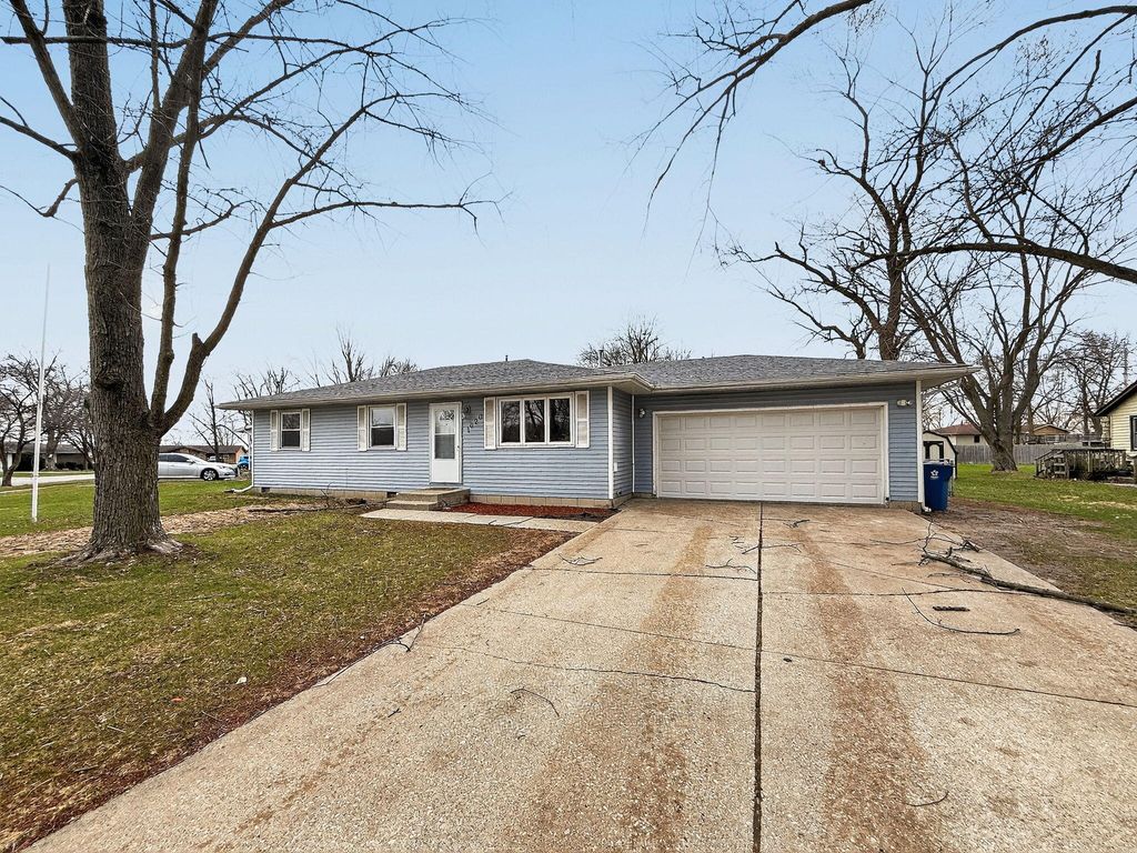 Photo of 1620 Bluebird Lane, Lowell, IN 46356 (MLS # 835498)