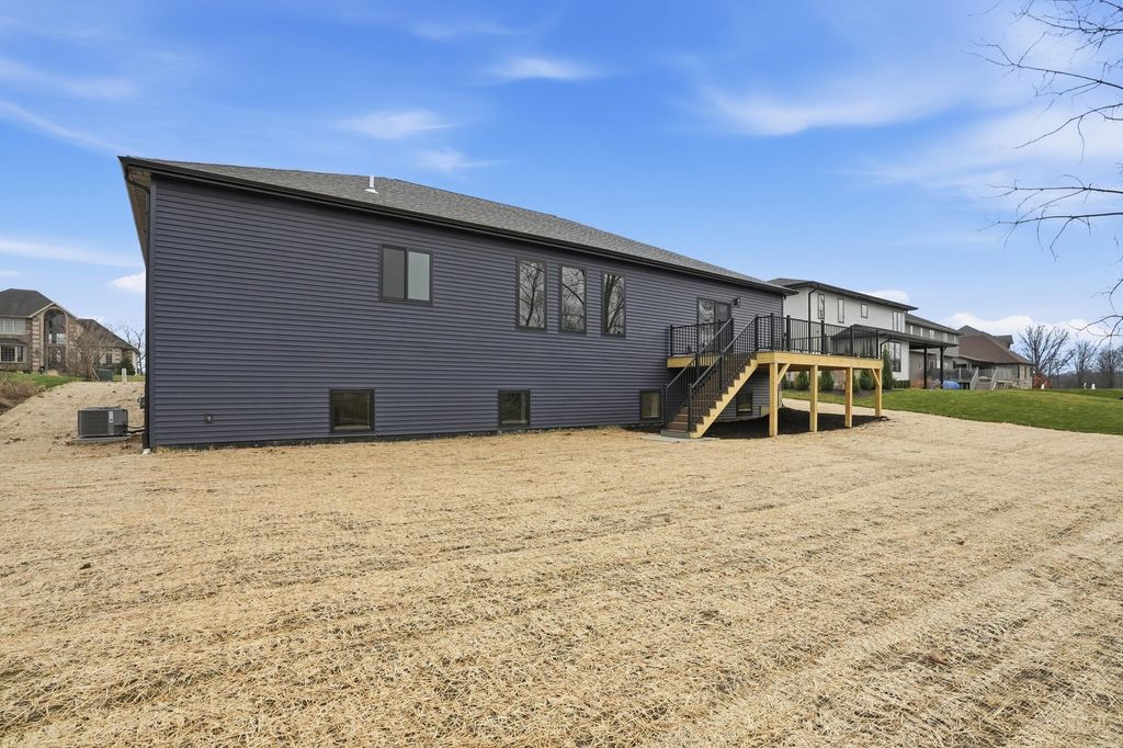 Photo of 754 Cirque Drive, Crown Point, IN 46307 (MLS # 836230)