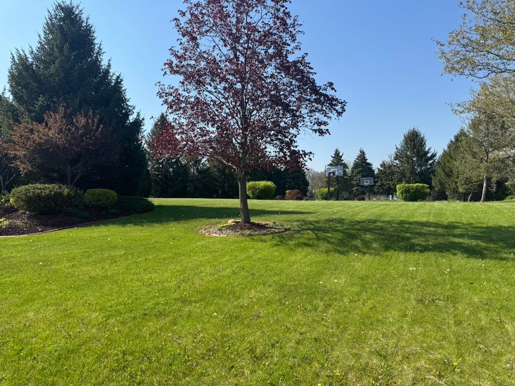 Photo of 5810 E 106th Court, Crown Point, IN 46307 (MLS # 837992)