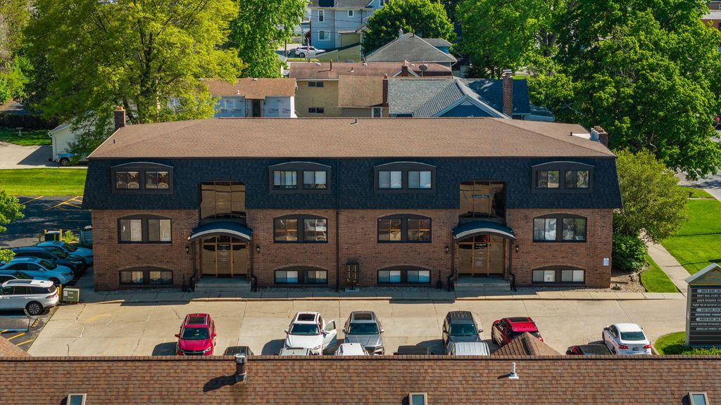 Photo of 250 N Main Street, Crown Point, IN 46307 (MLS # 839259)