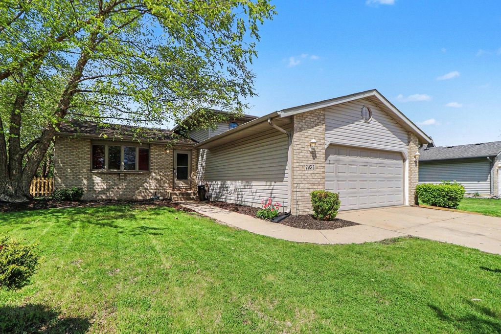 Photo of 7954 Bracken Pkwy, Hobart, IN 46342 (MLS # 838198)