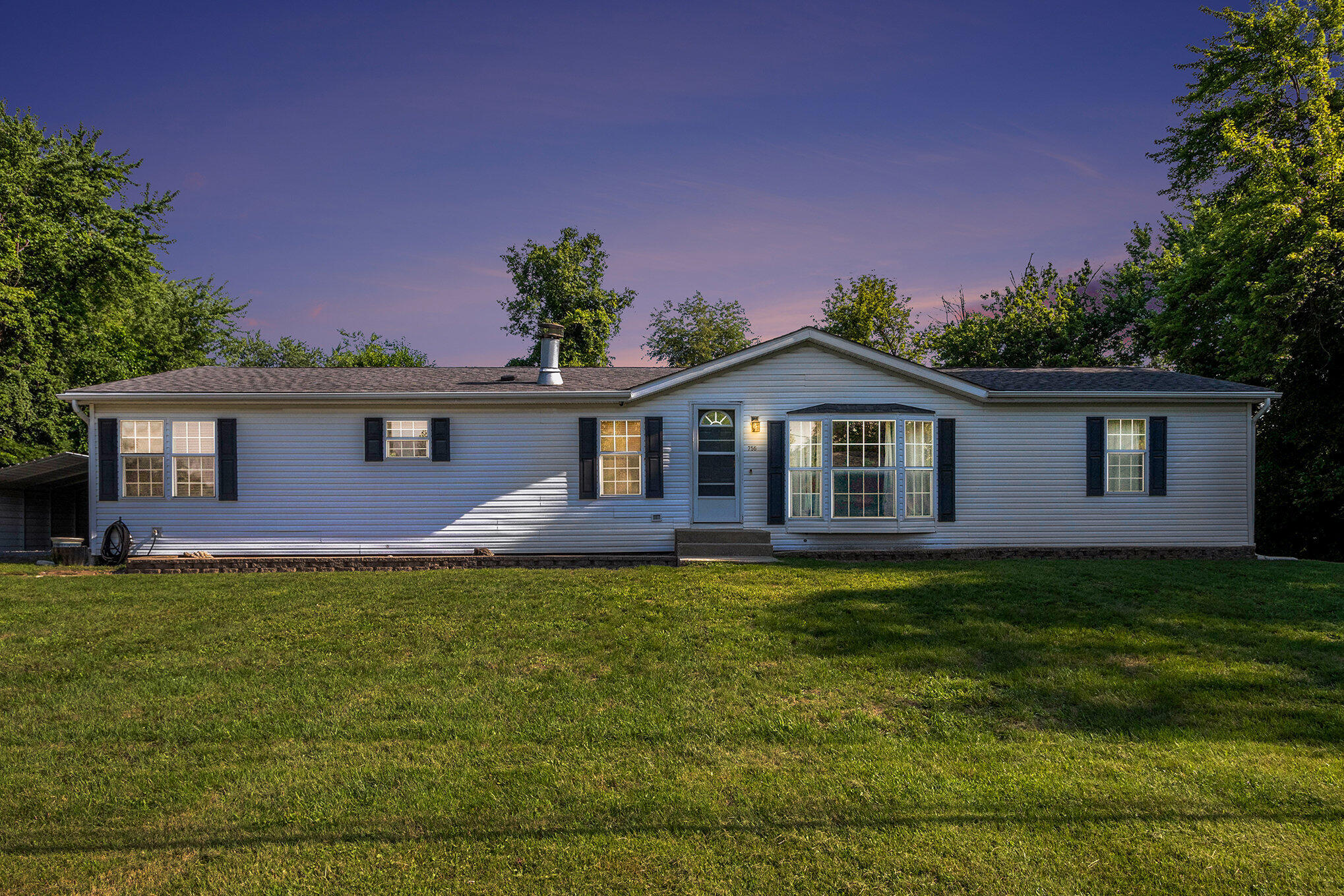 756 E 25th Place