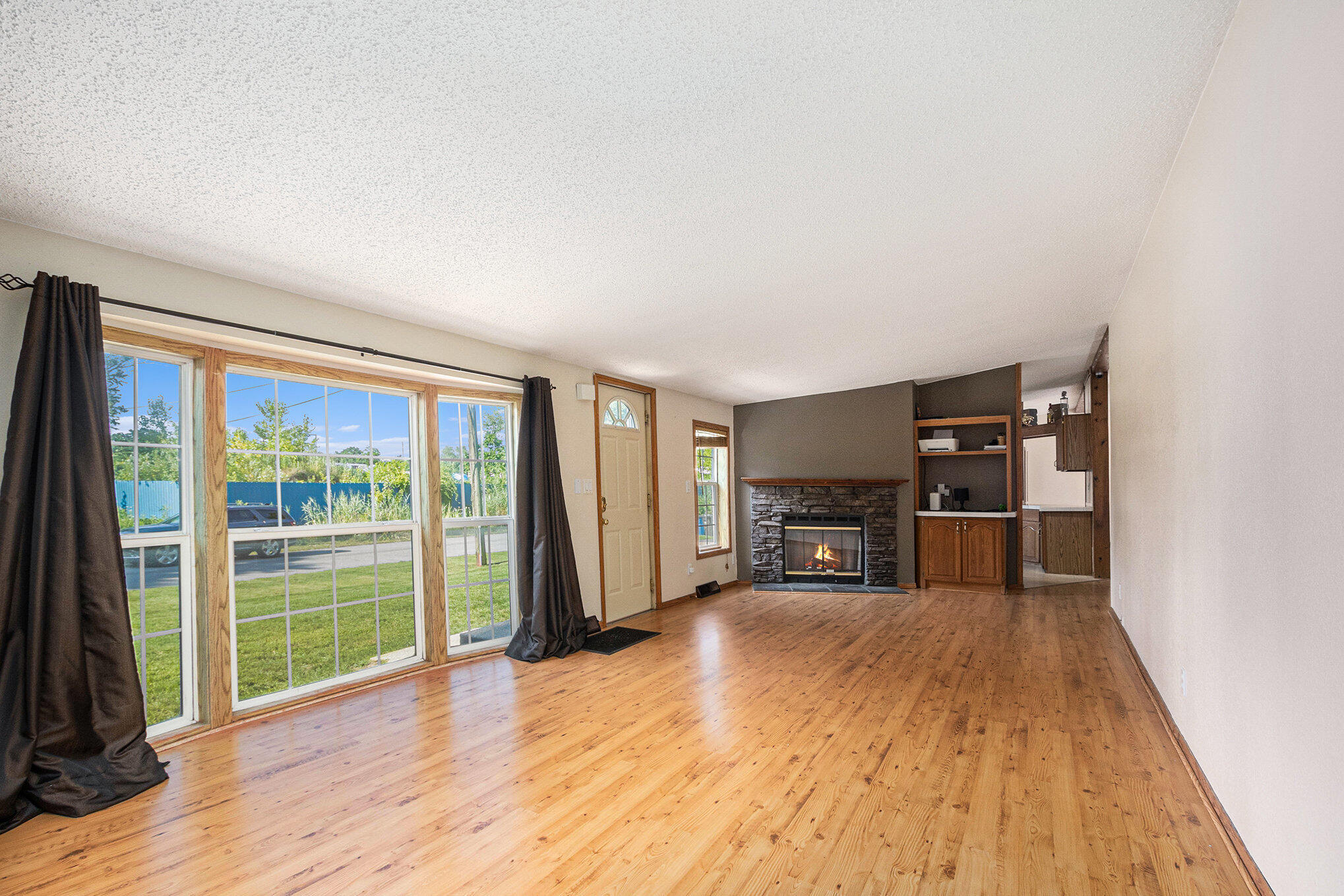 756 E 25th Place