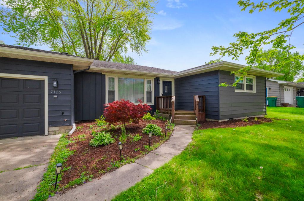 Photo of 7125 Delaware Street, Merrillville, IN 46410 (MLS # 838101)