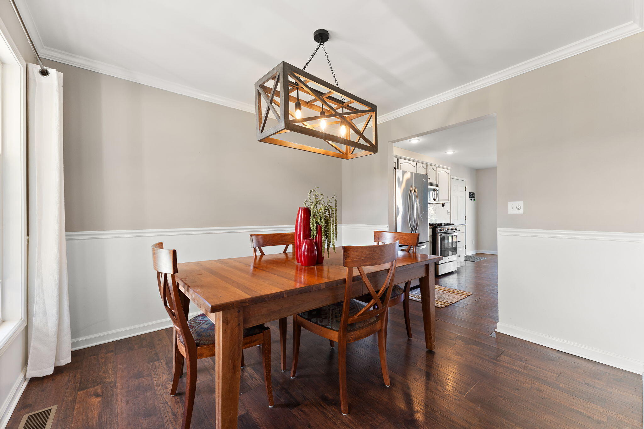 1544 Colonial Drive