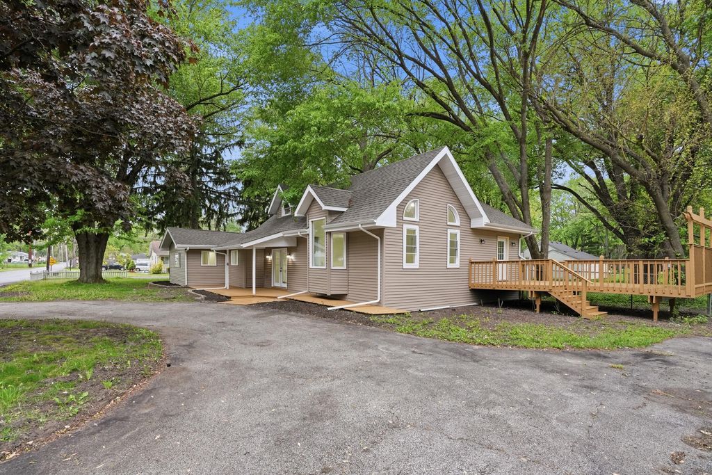 Photo of 2690 Brown Street, Portage, IN 46368 (MLS # 838973)