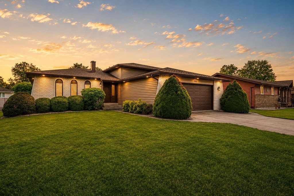 Photo of 1225 Willow Lane, Schererville, IN 46375 (MLS # 839296)