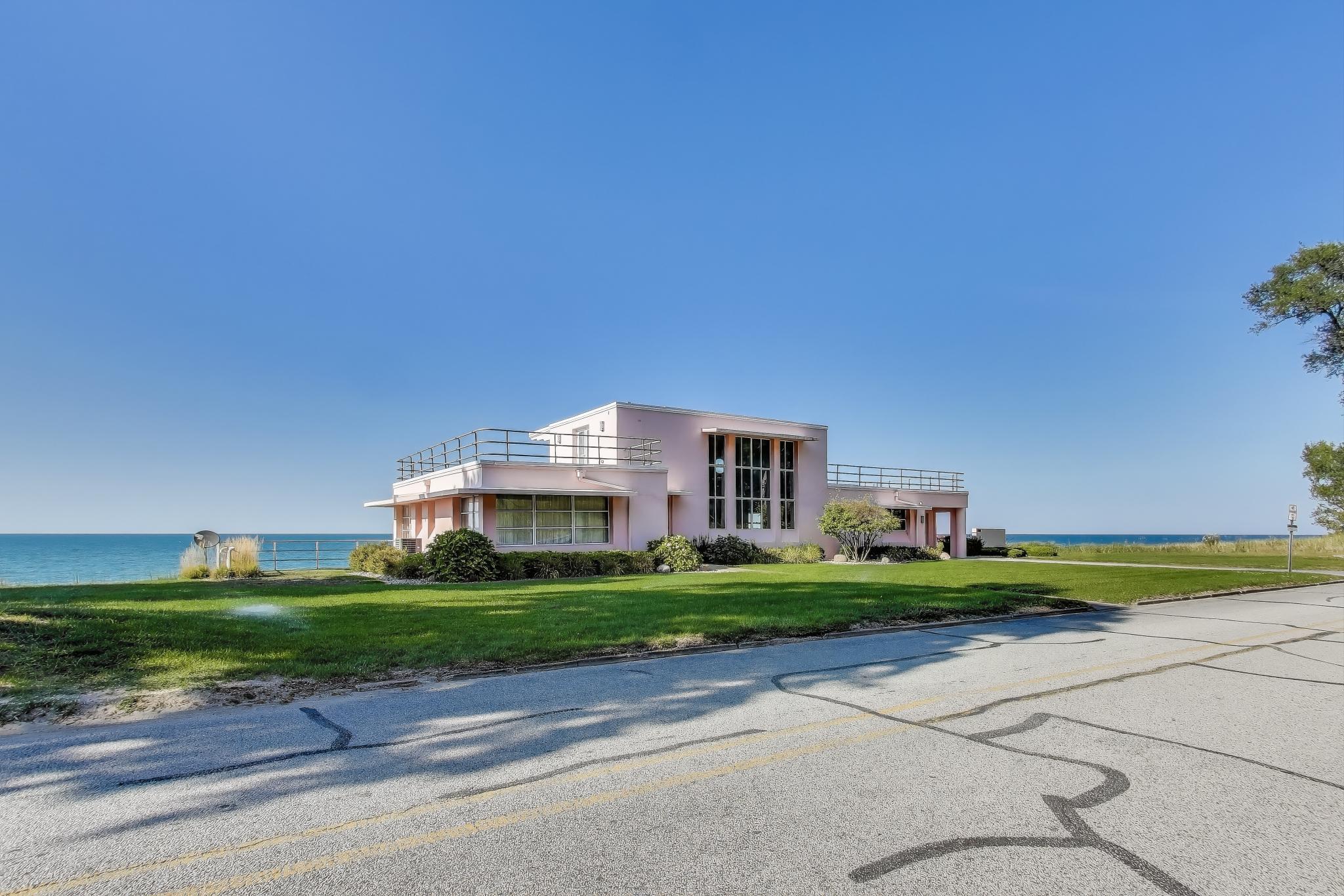 250 W Lake Front Drive W