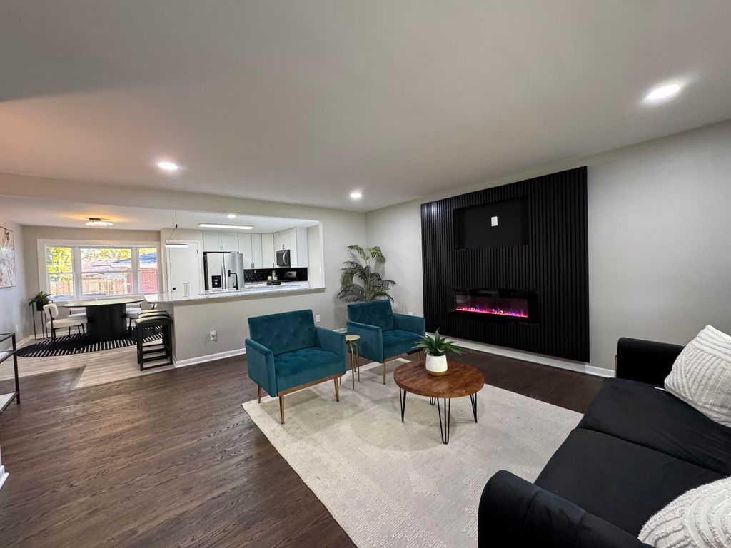 Photo of 8009 Greenwood Avenue, Munster, IN 46321 (MLS # 830540)