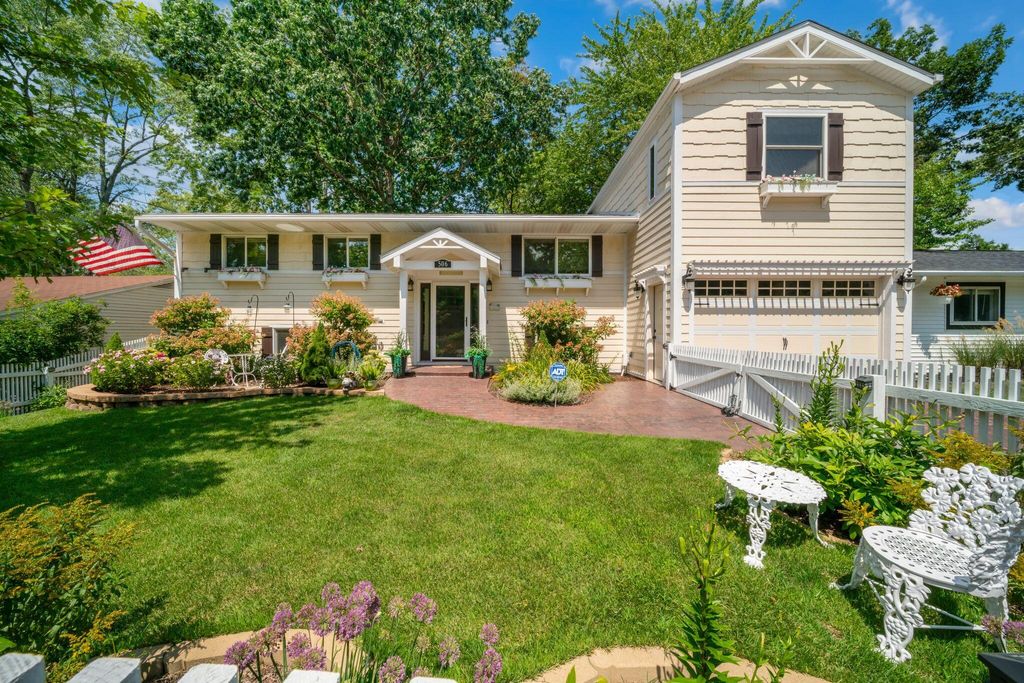 Photo of 506 Washington Park Boulevard, Michigan City, IN 46360 (MLS # 836033)