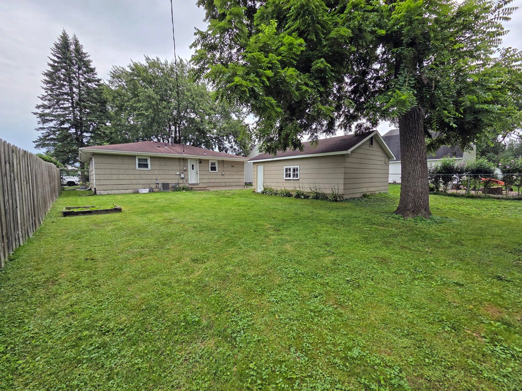 Photo of 1606 Brookview Court, Hobart, IN 46342 (MLS # 843614)