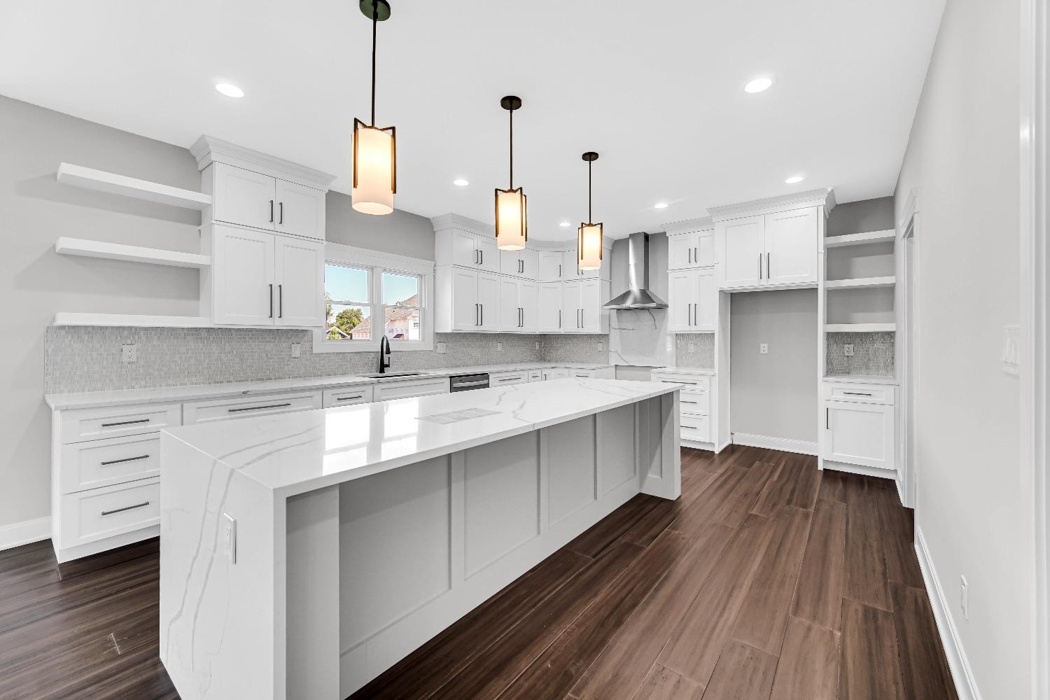 11039 Macedon Street