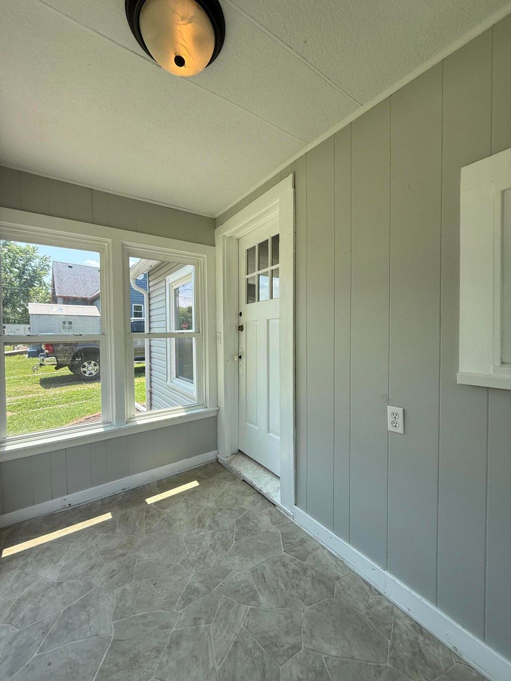 Photo of 304 N Lincoln Street, Hebron, IN 46341 (MLS # 841867)